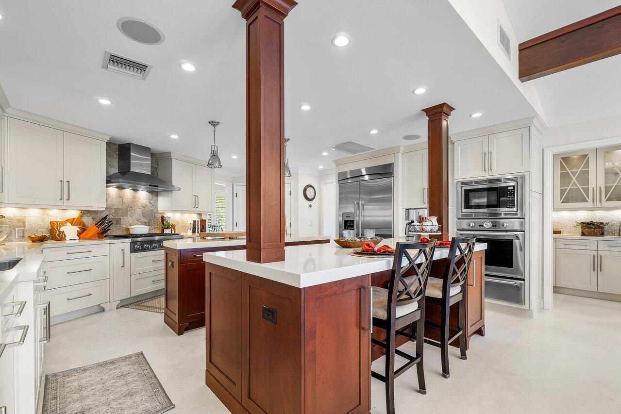 218 SE Turtle Creek Drive E