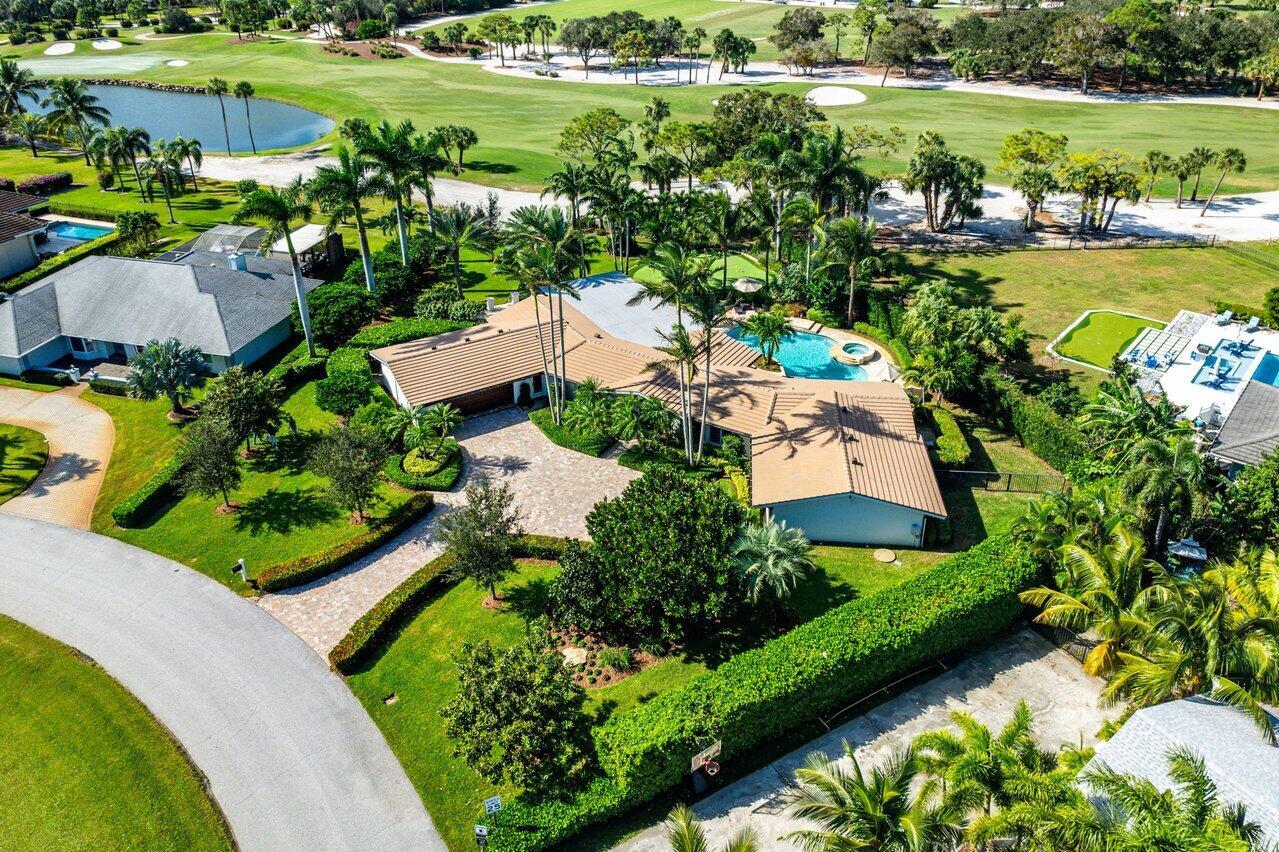 218 SE Turtle Creek Drive E