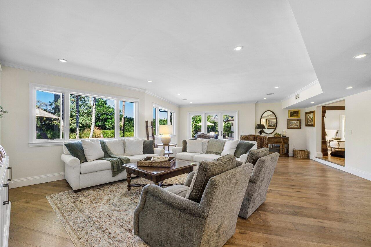 218 SE Turtle Creek Drive E