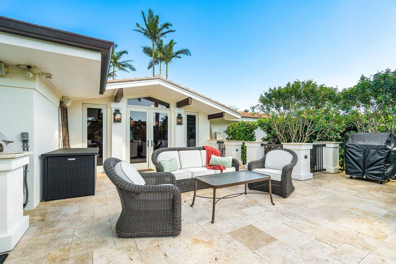 218 SE Turtle Creek Drive E