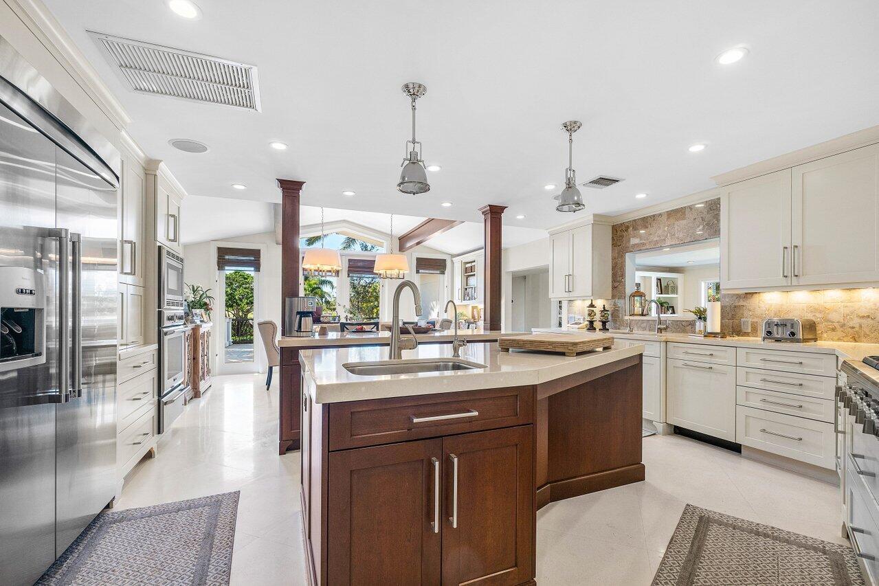 218 SE Turtle Creek Drive E