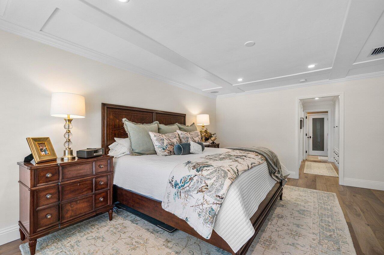 218 SE Turtle Creek Drive E