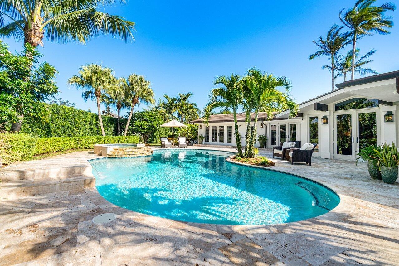 218 SE Turtle Creek Drive E