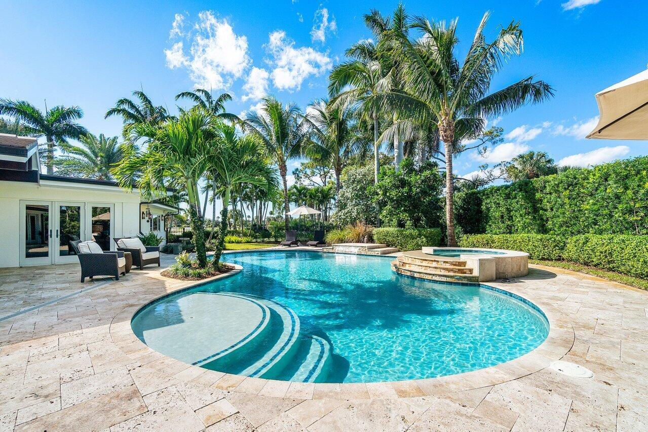 218 SE Turtle Creek Drive E