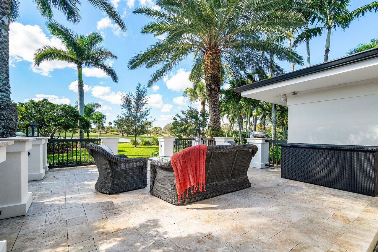 218 SE Turtle Creek Drive E