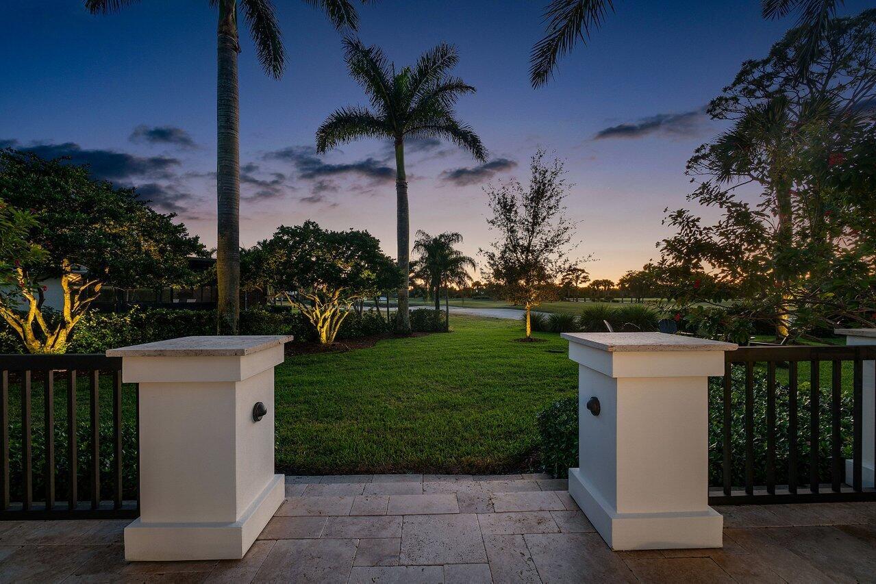 218 SE Turtle Creek Drive E