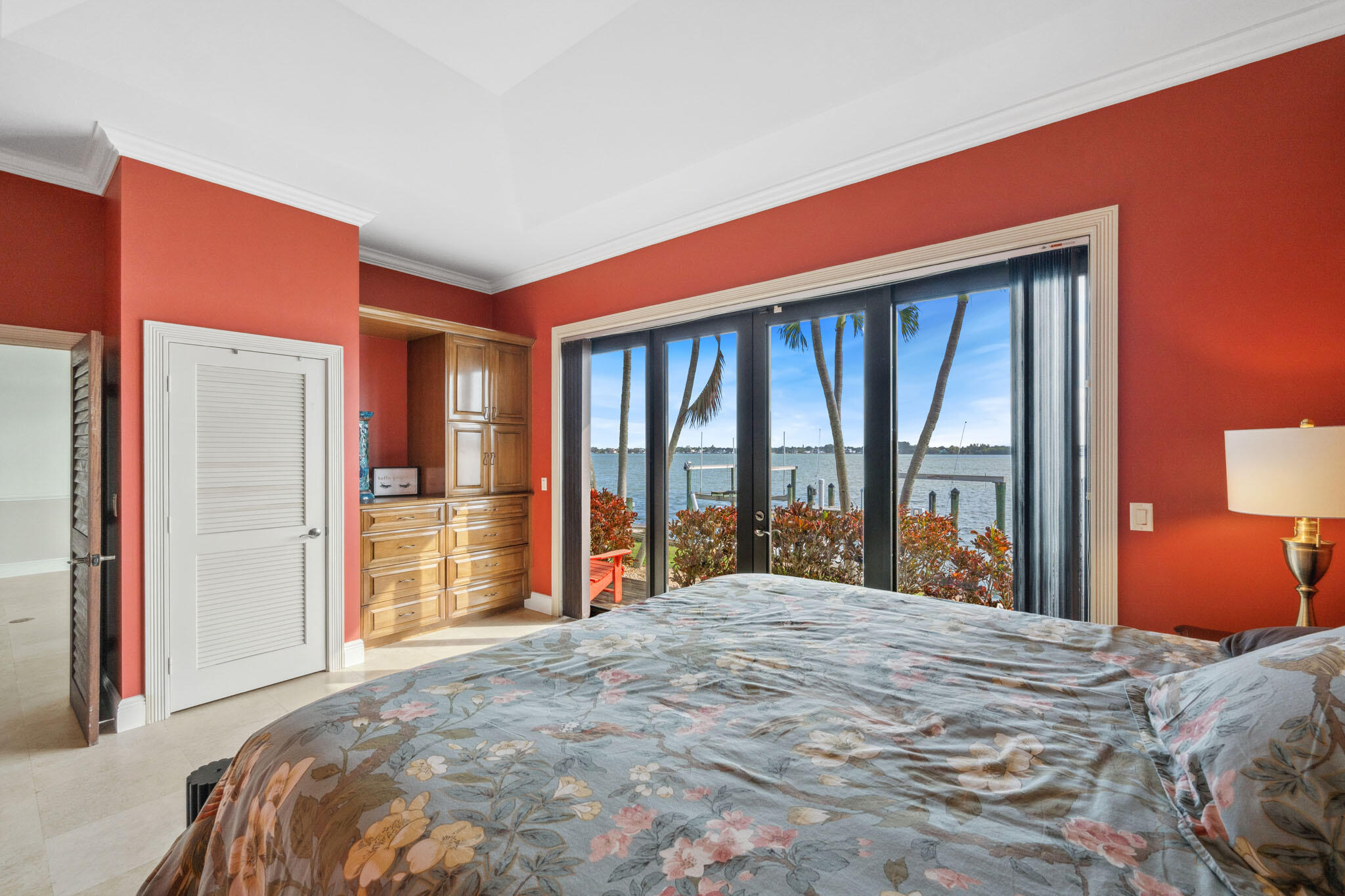 10 Yacht Club Place