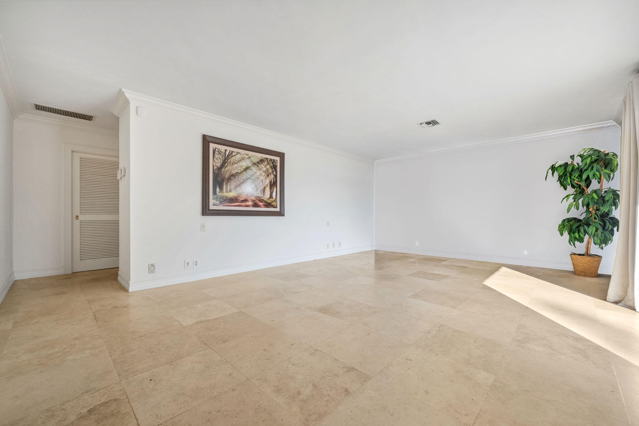 10 Yacht Club Place