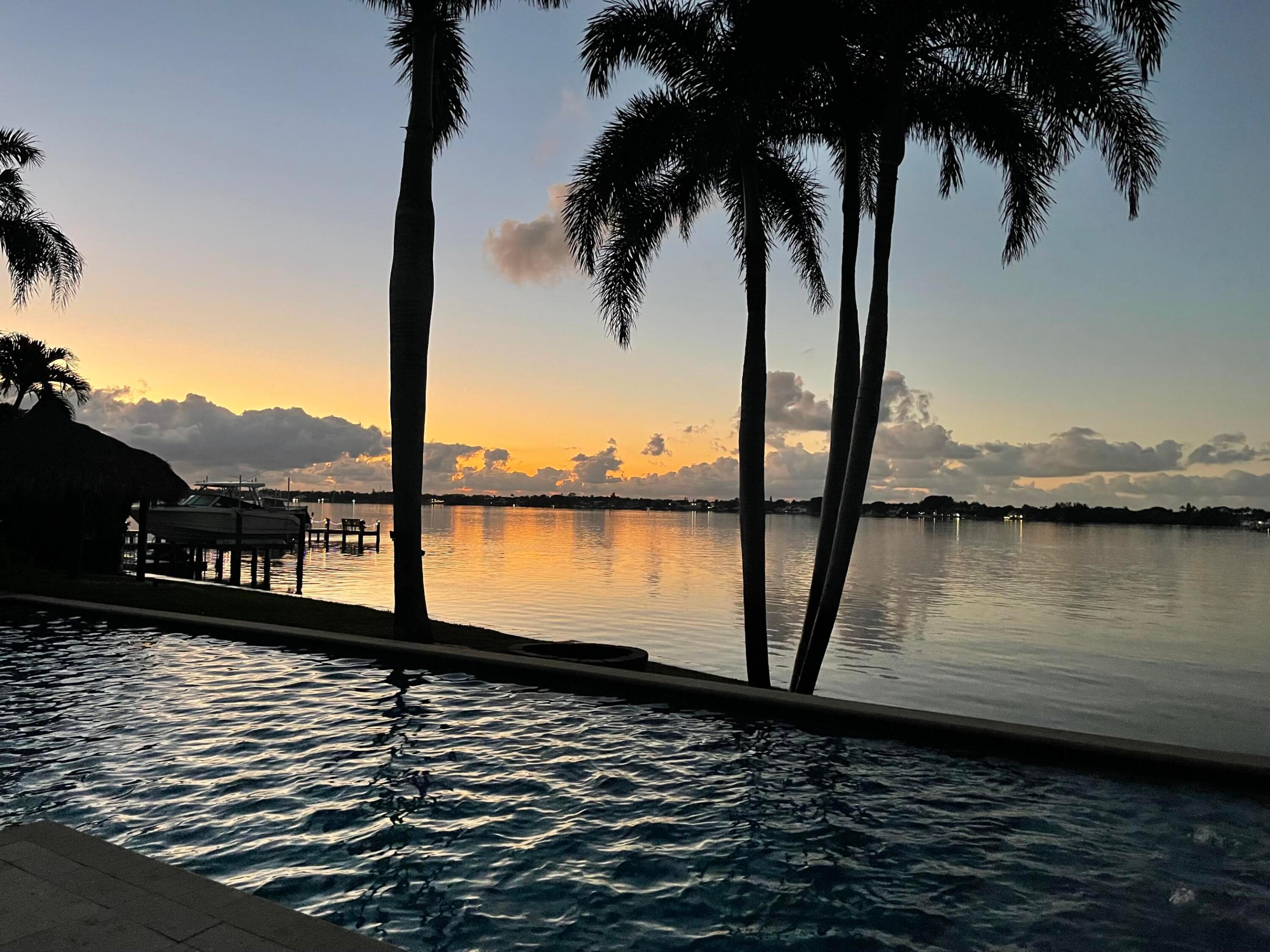 10 Yacht Club Place
