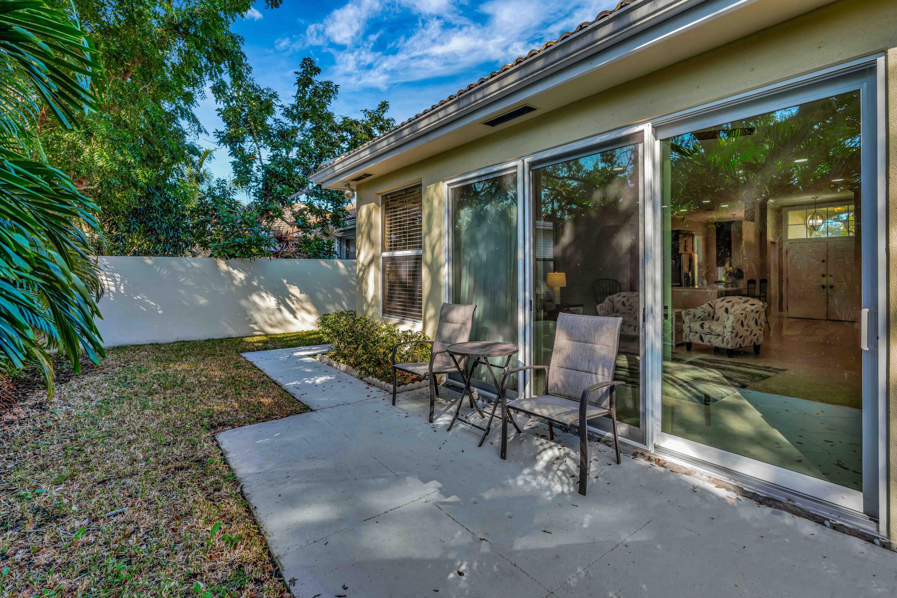 162 Hampton Circle