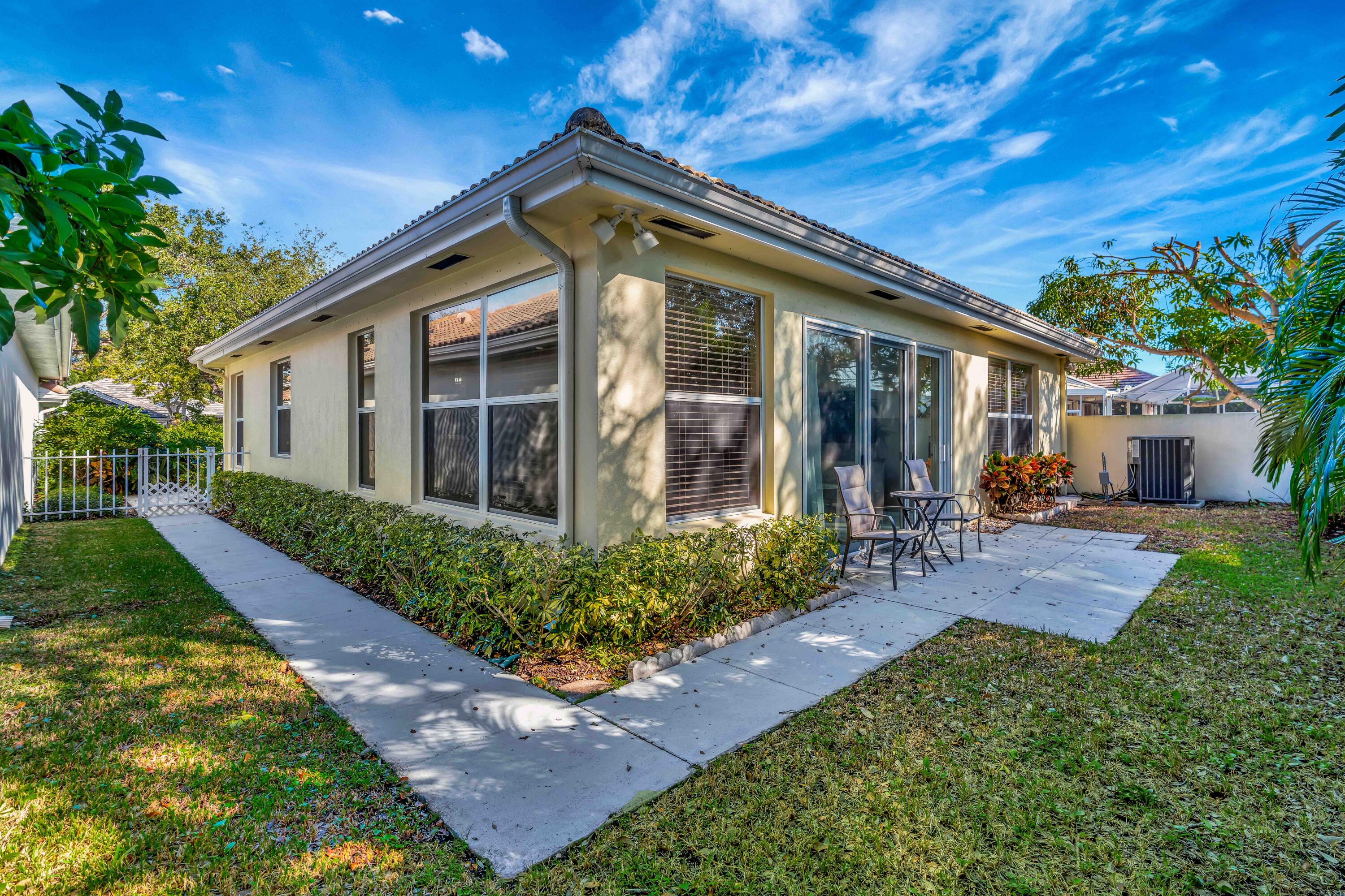 162 Hampton Circle