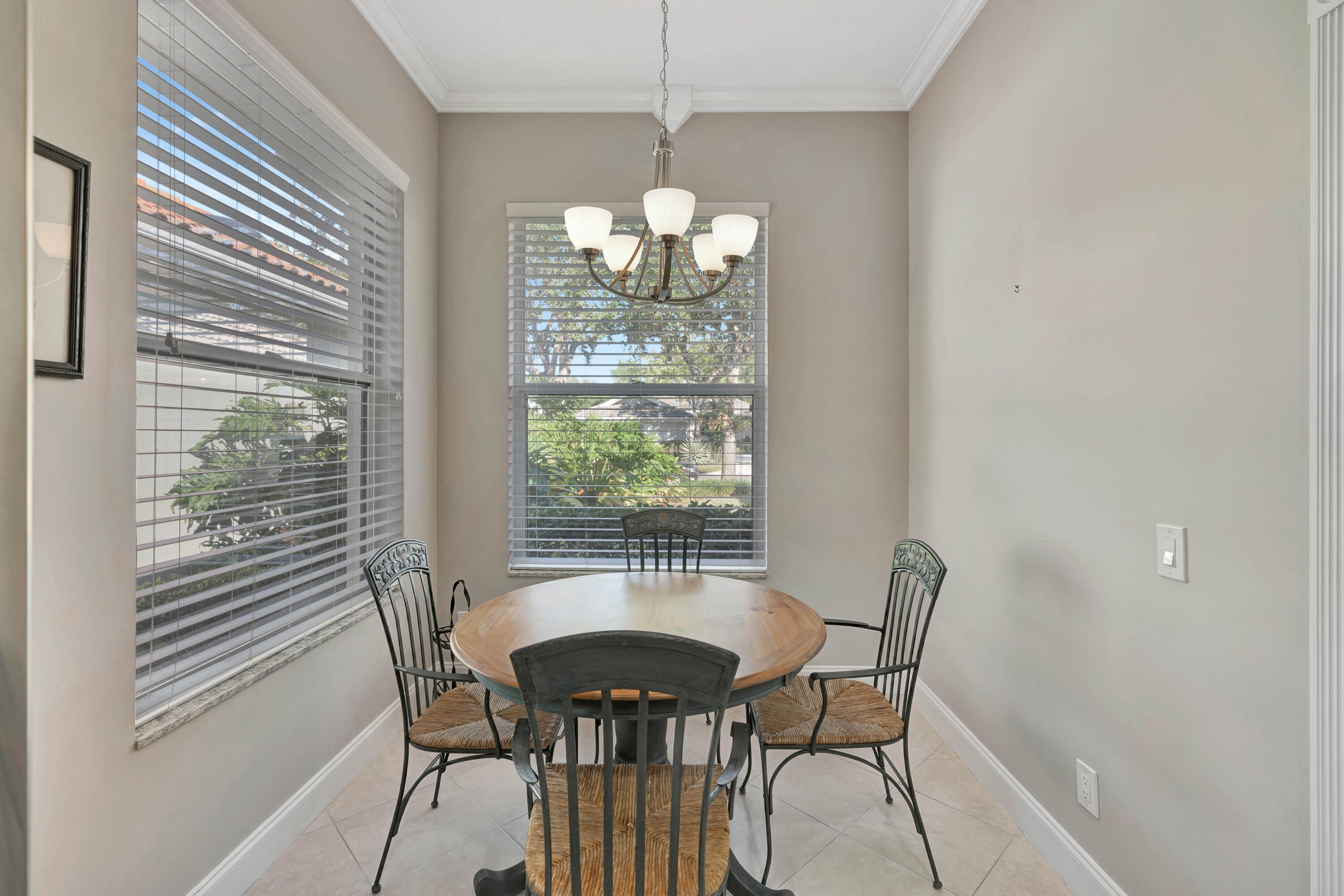 162 Hampton Circle