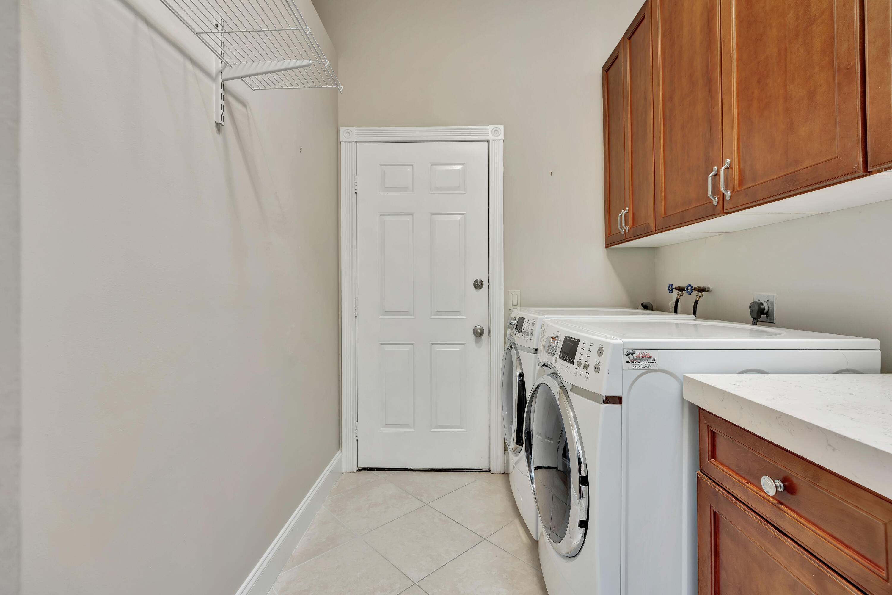 162 Hampton Circle