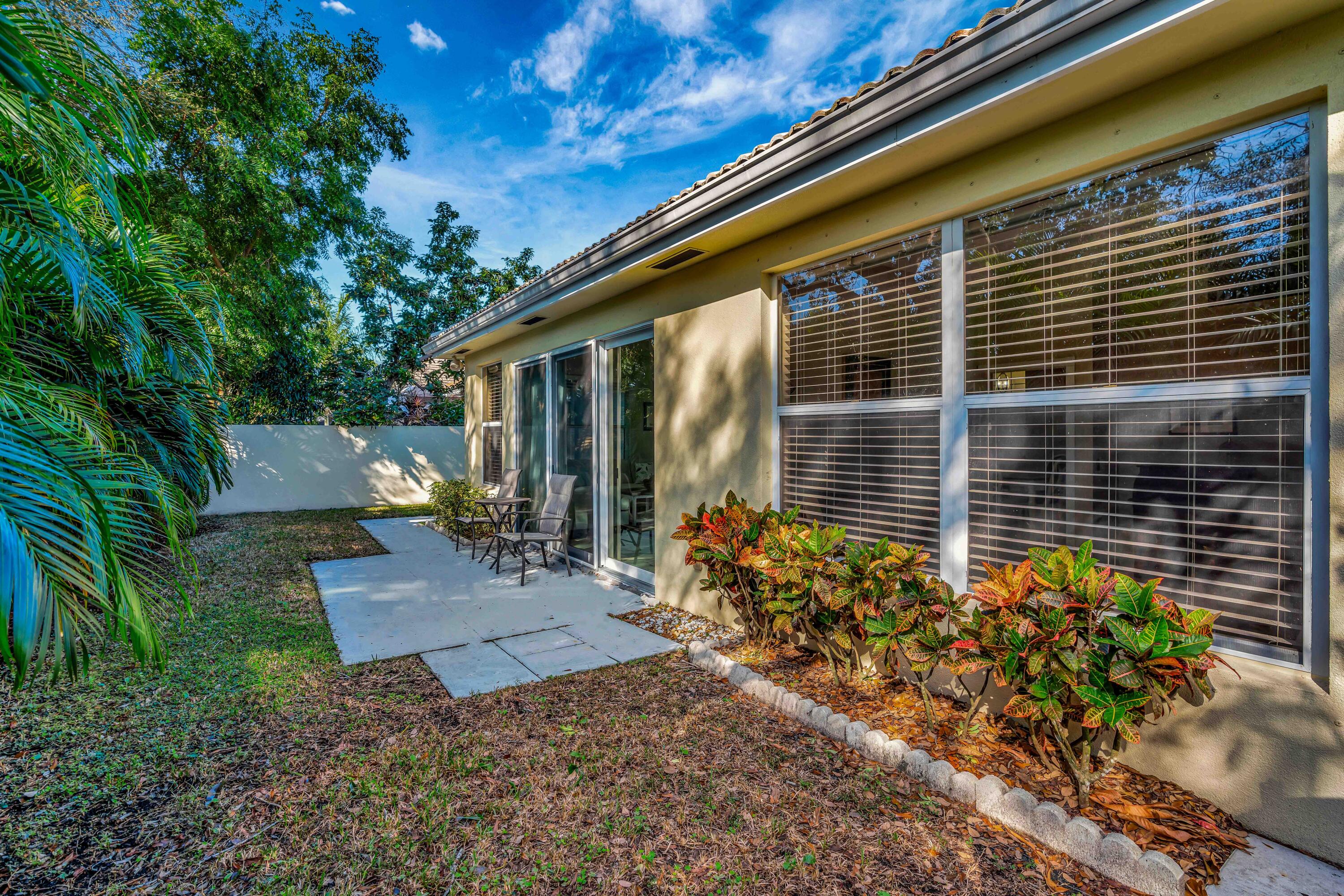 162 Hampton Circle