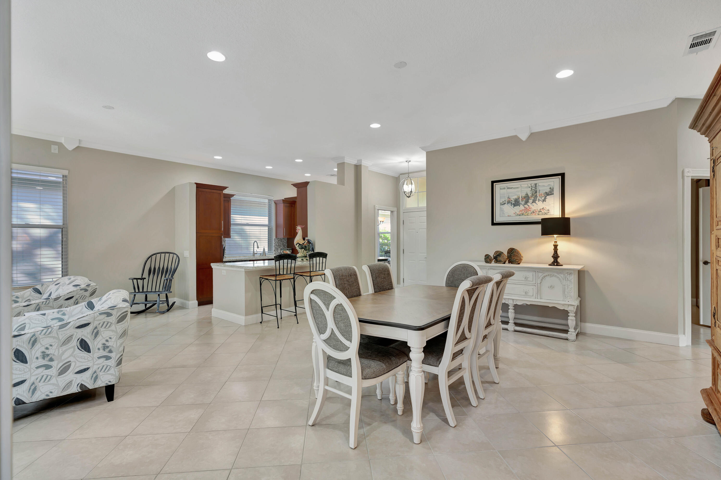 162 Hampton Circle
