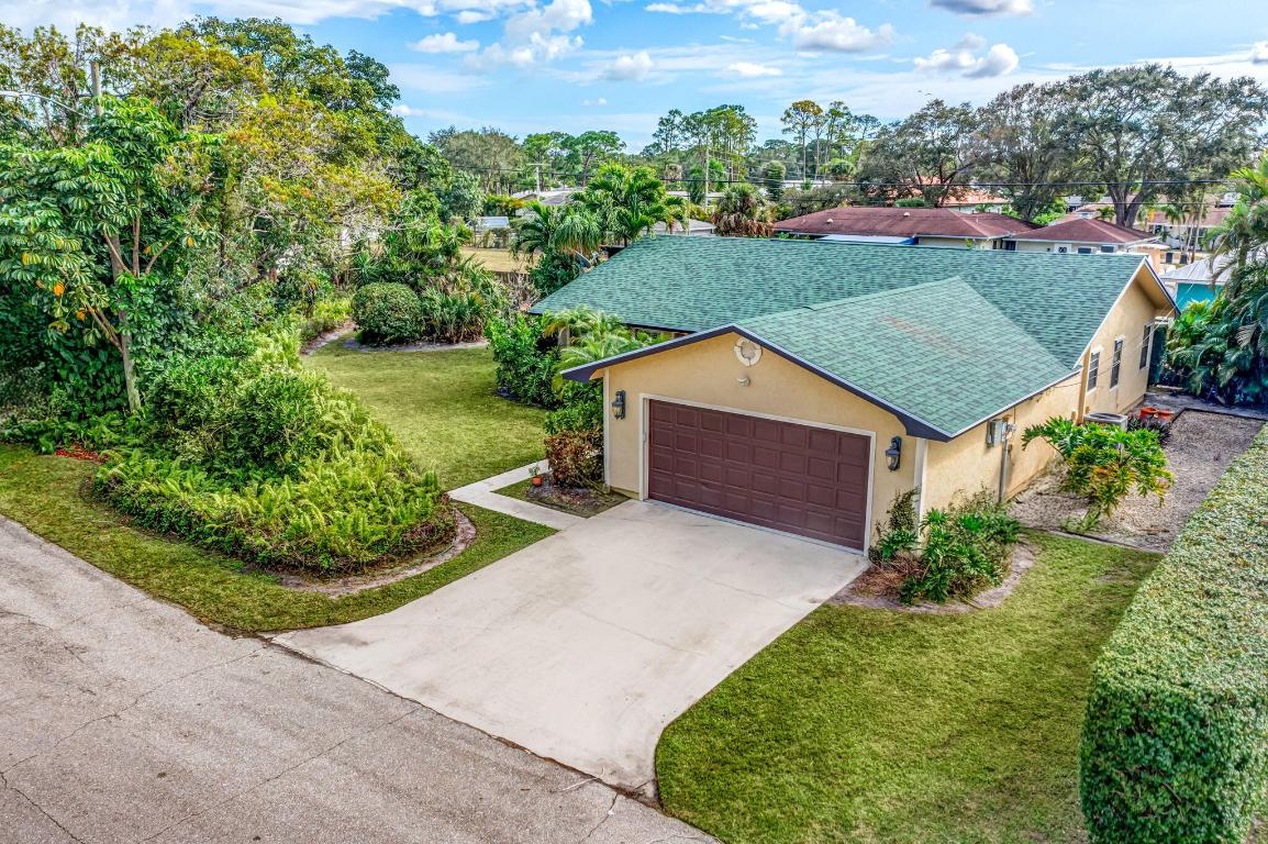 9506 SE River Terrace