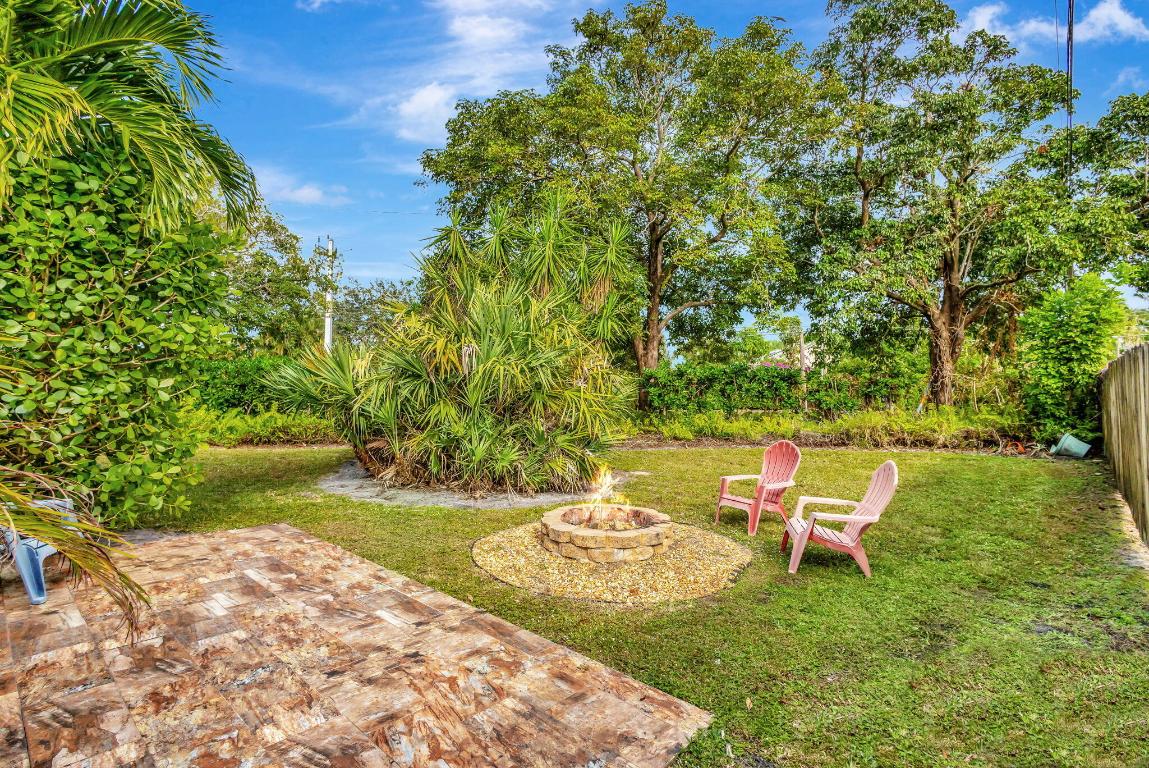 9506 SE River Terrace