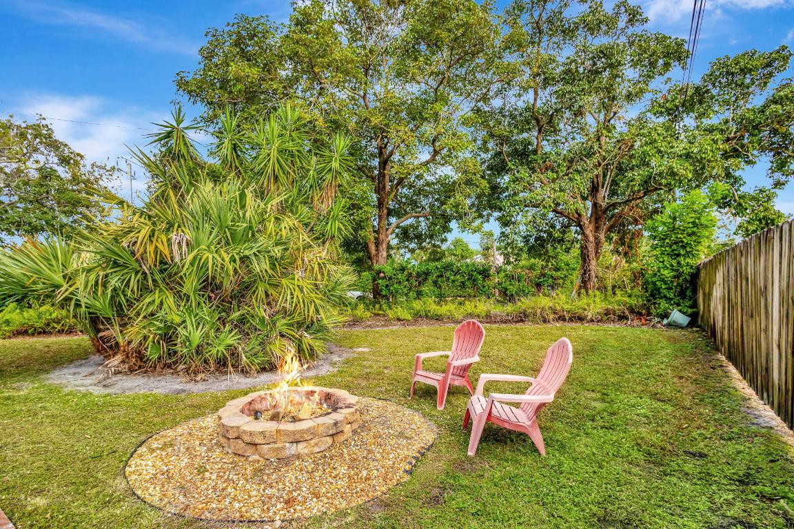 9506 SE River Terrace