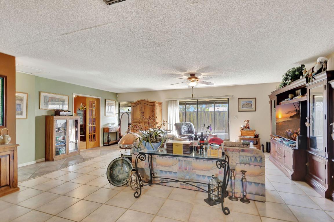 9506 SE River Terrace