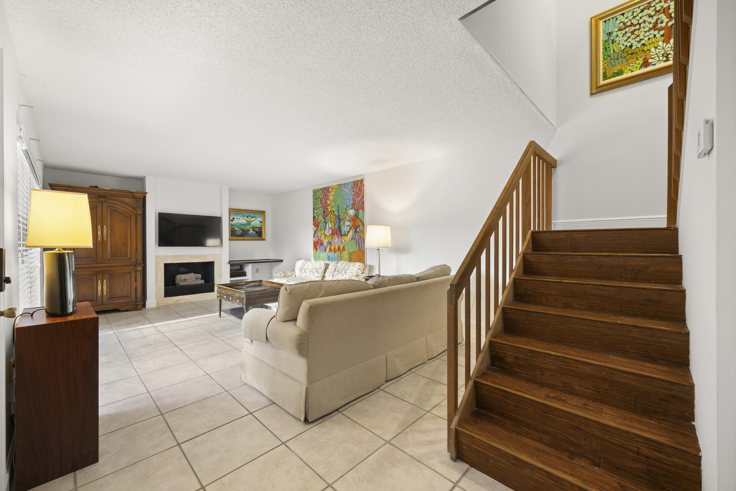 220 2nd Court