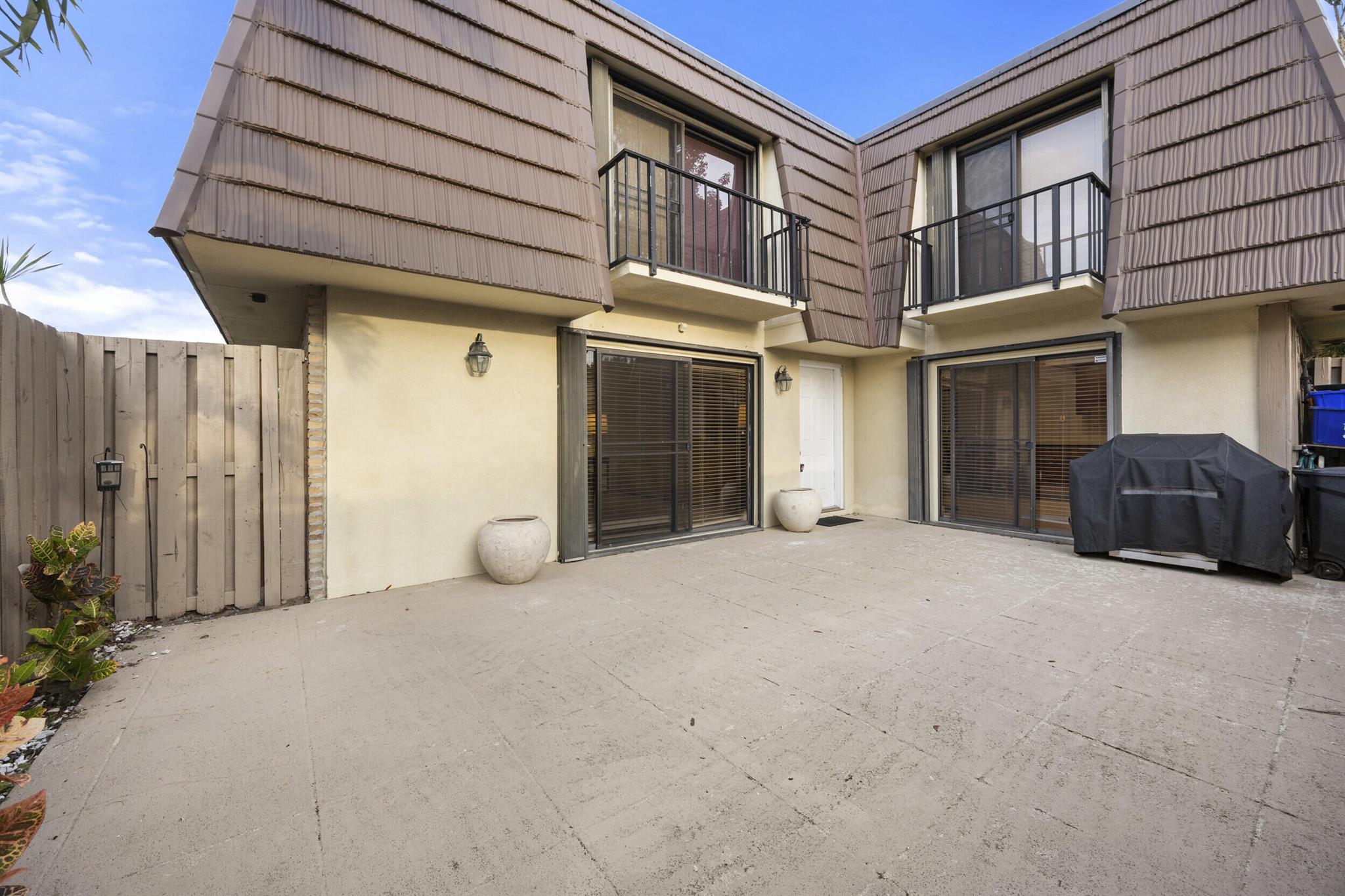 220 2nd Court
