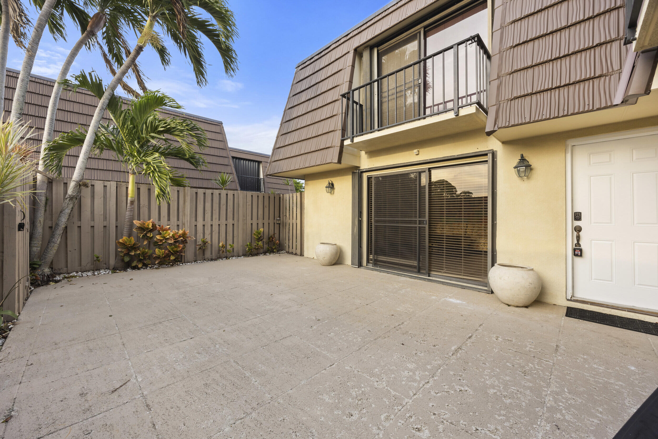 220 2nd Court