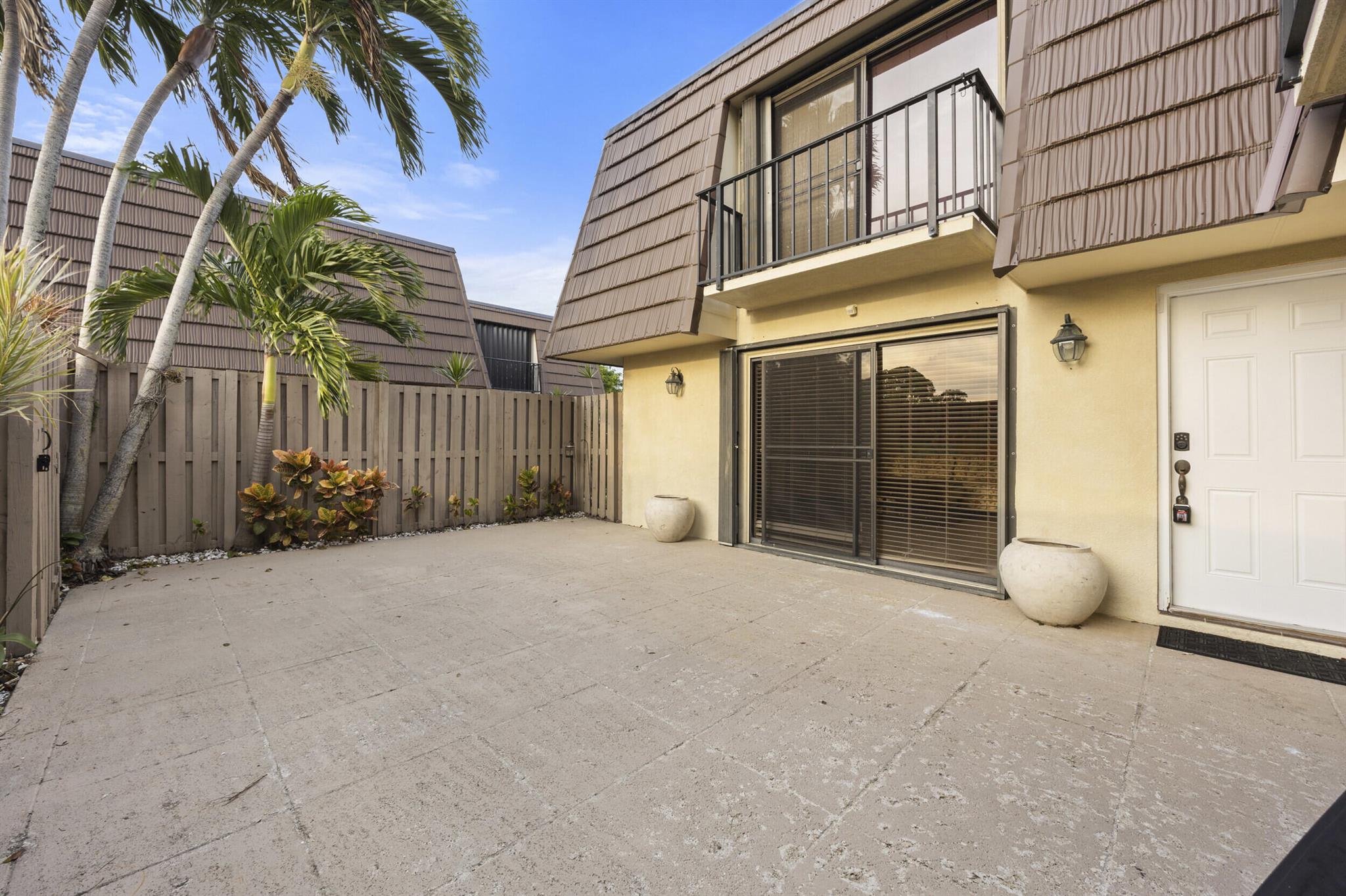 220 2nd Court