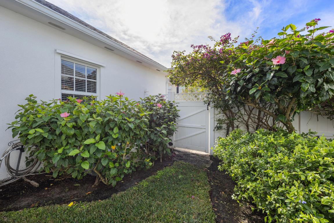 513 Sweet Bay Circle