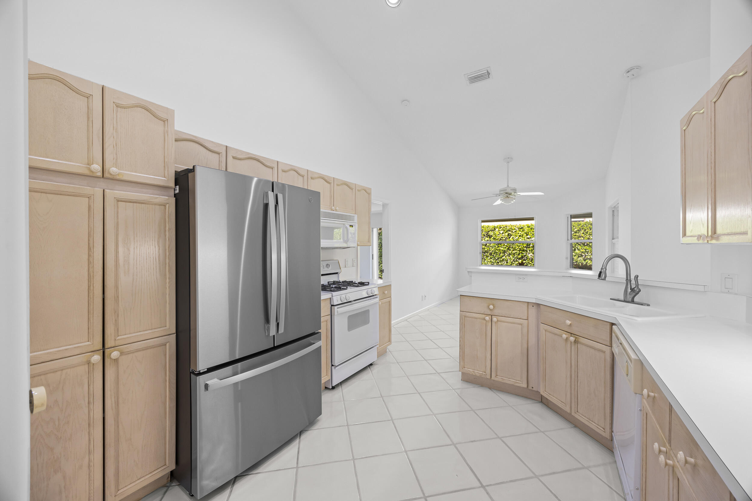1040 Egret Circle Circle N