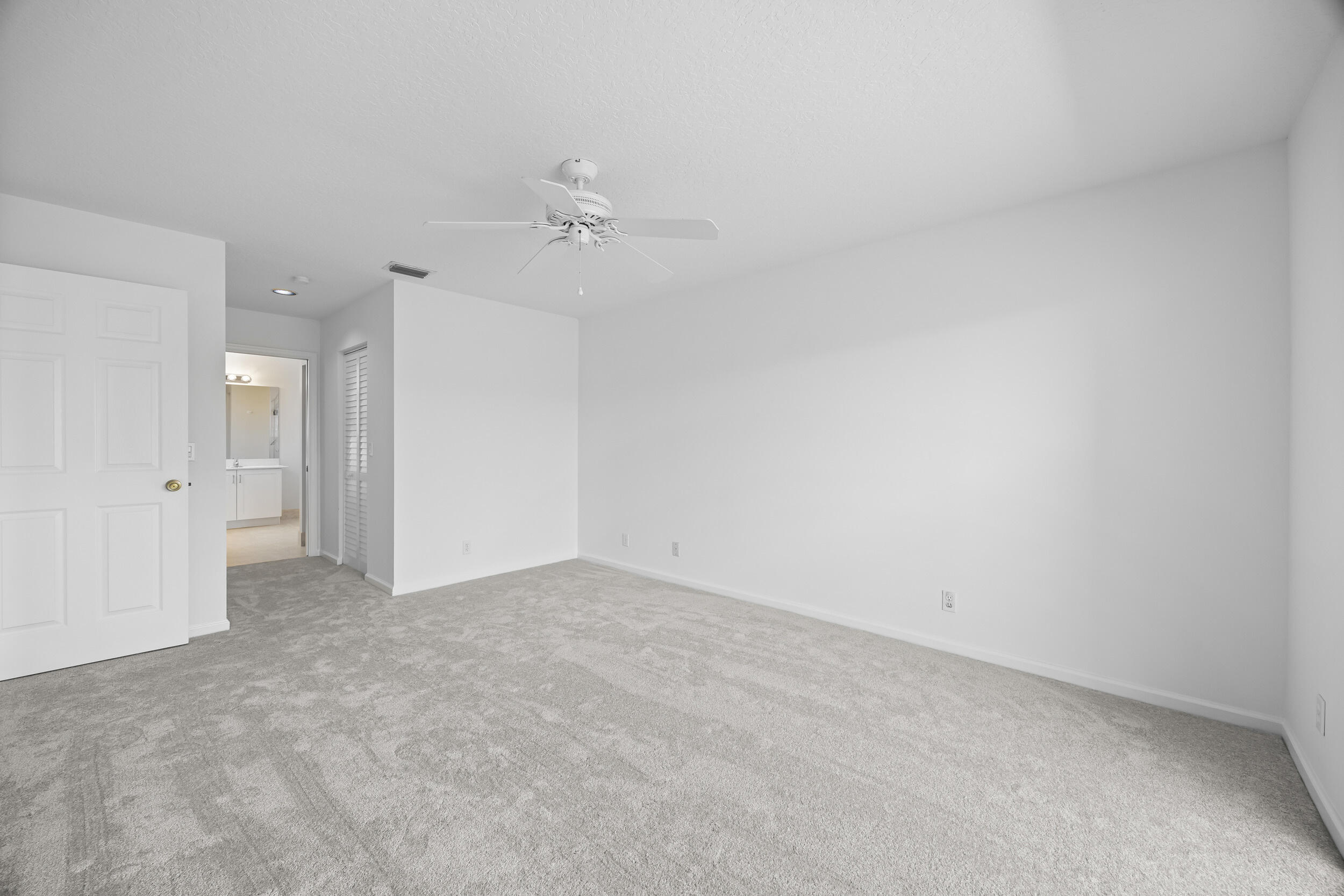 1040 Egret Circle Circle N