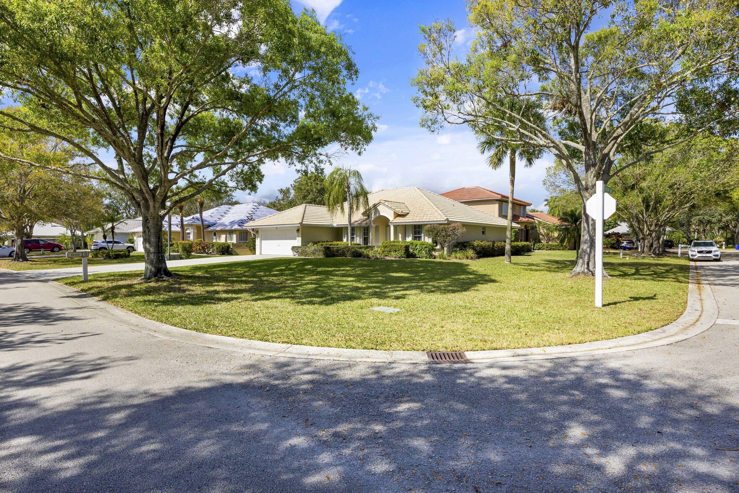 1040 Egret Circle Circle N