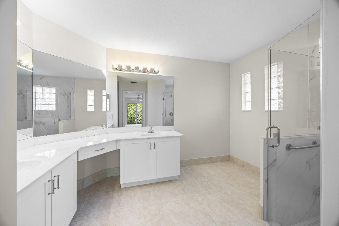 1040 Egret Circle Circle N