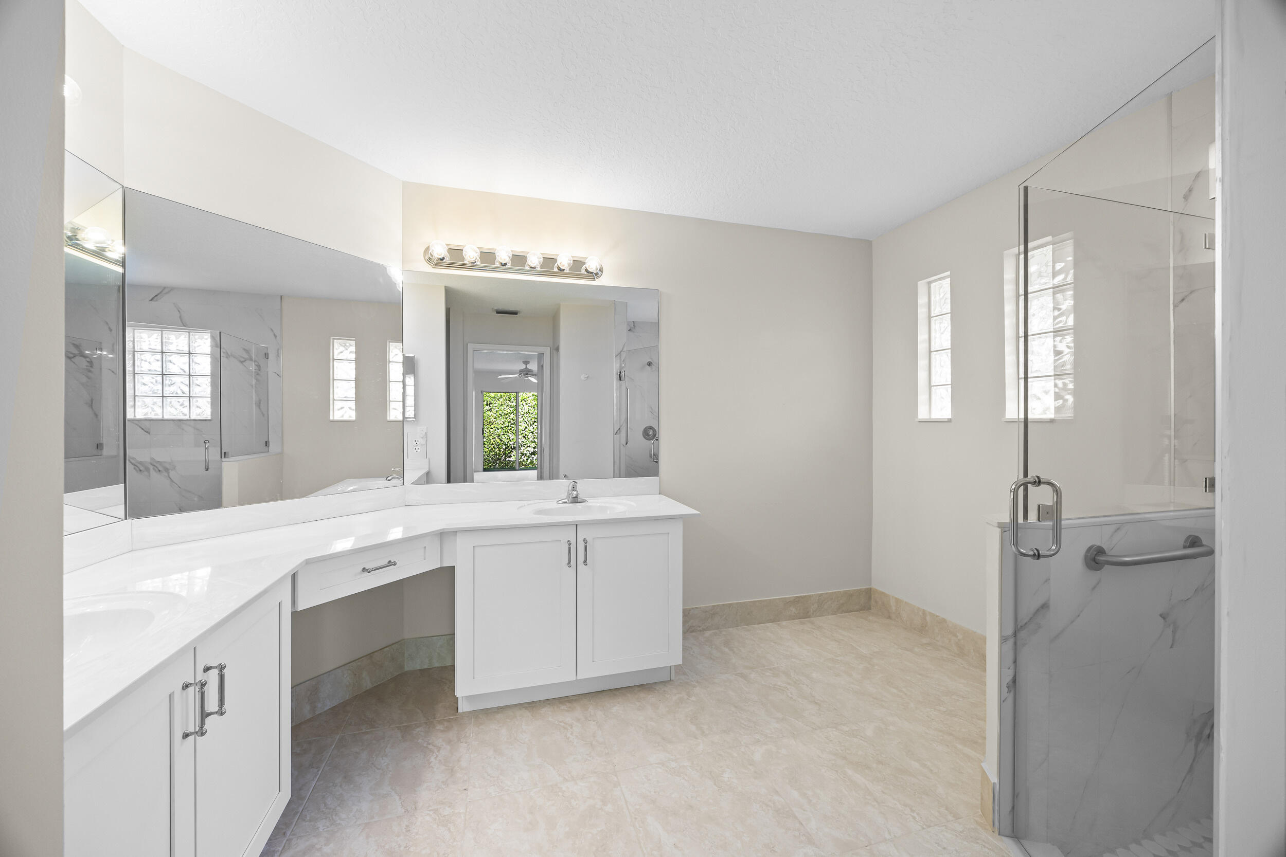 1040 Egret Circle Circle N