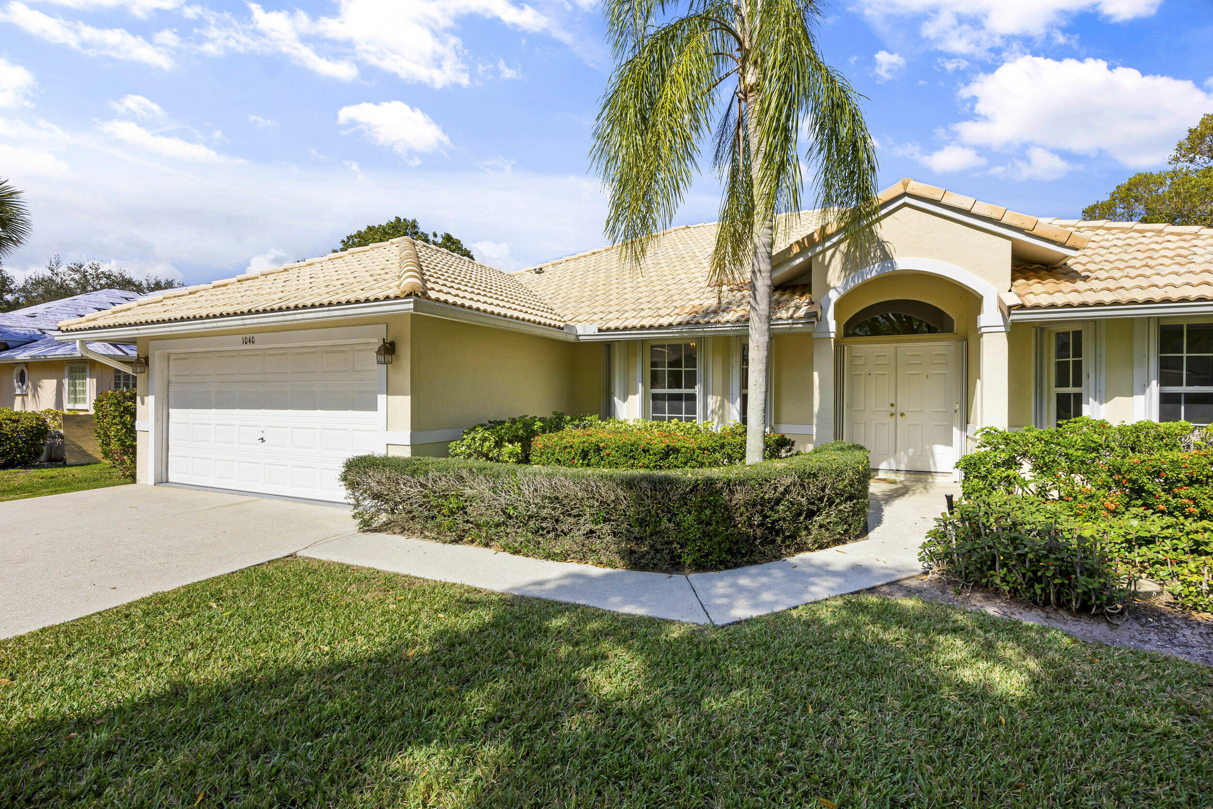 1040 Egret Circle Circle N