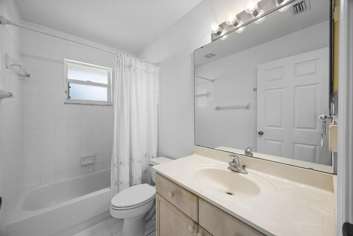 1040 Egret Circle Circle N