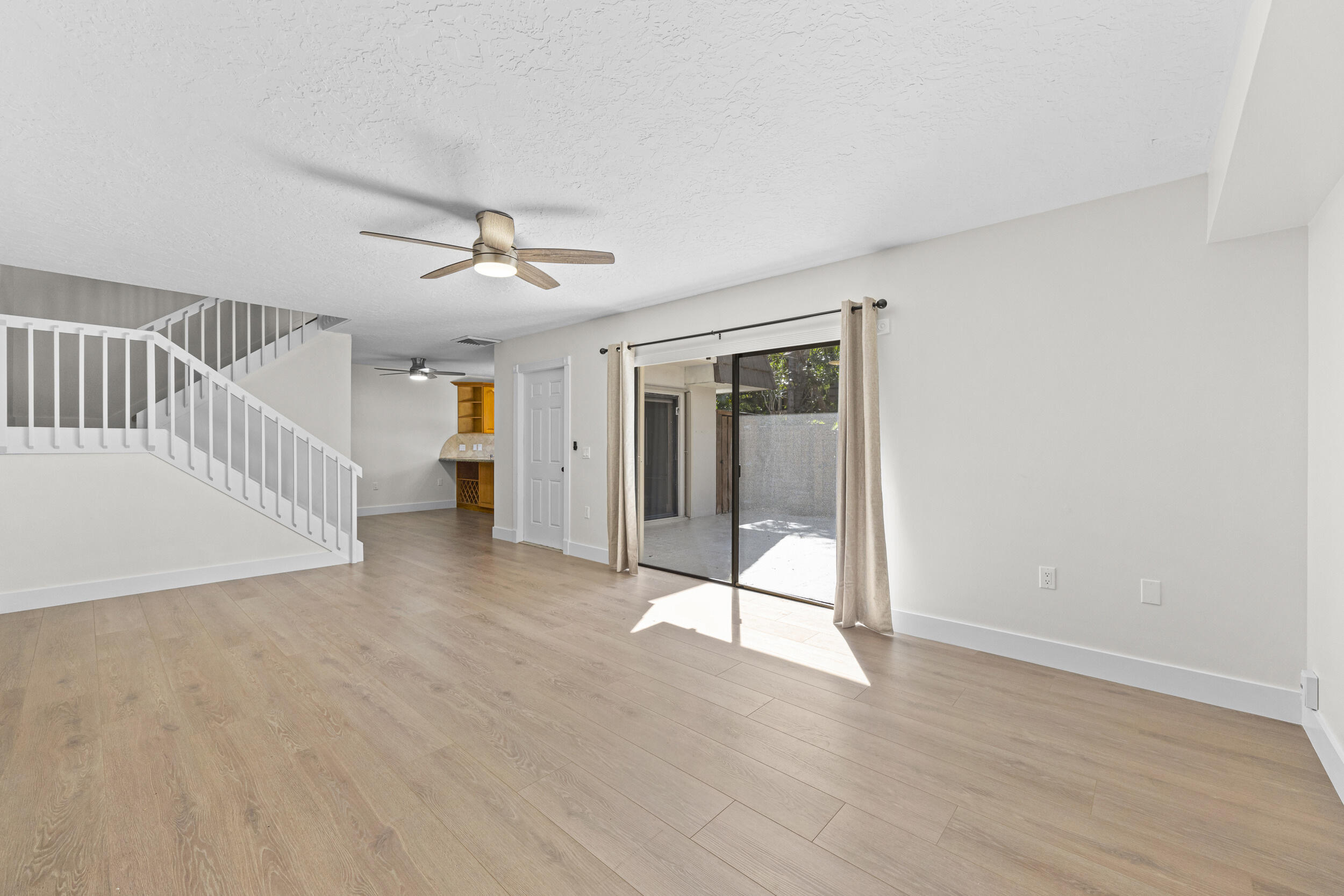 1616 16th Court