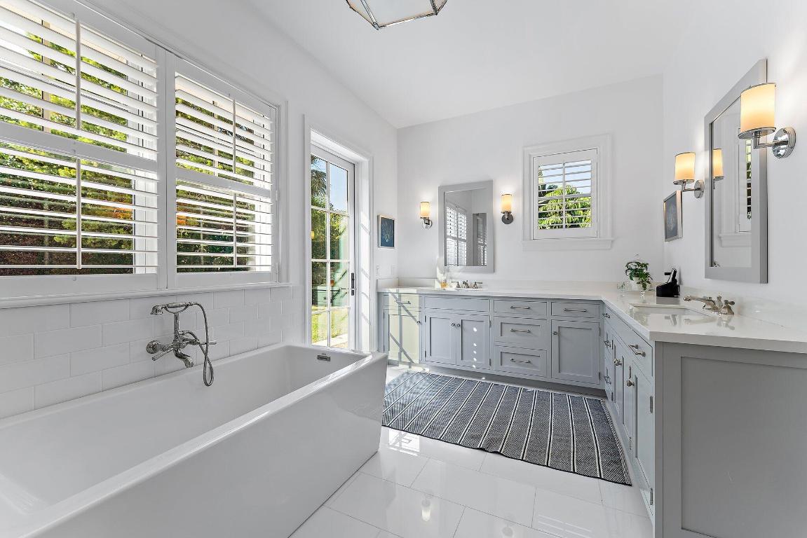 11763 Lake Shore Place