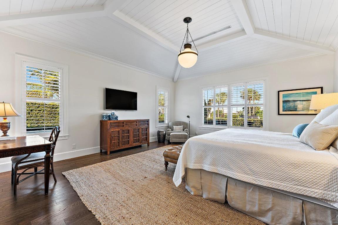 11763 Lake Shore Place