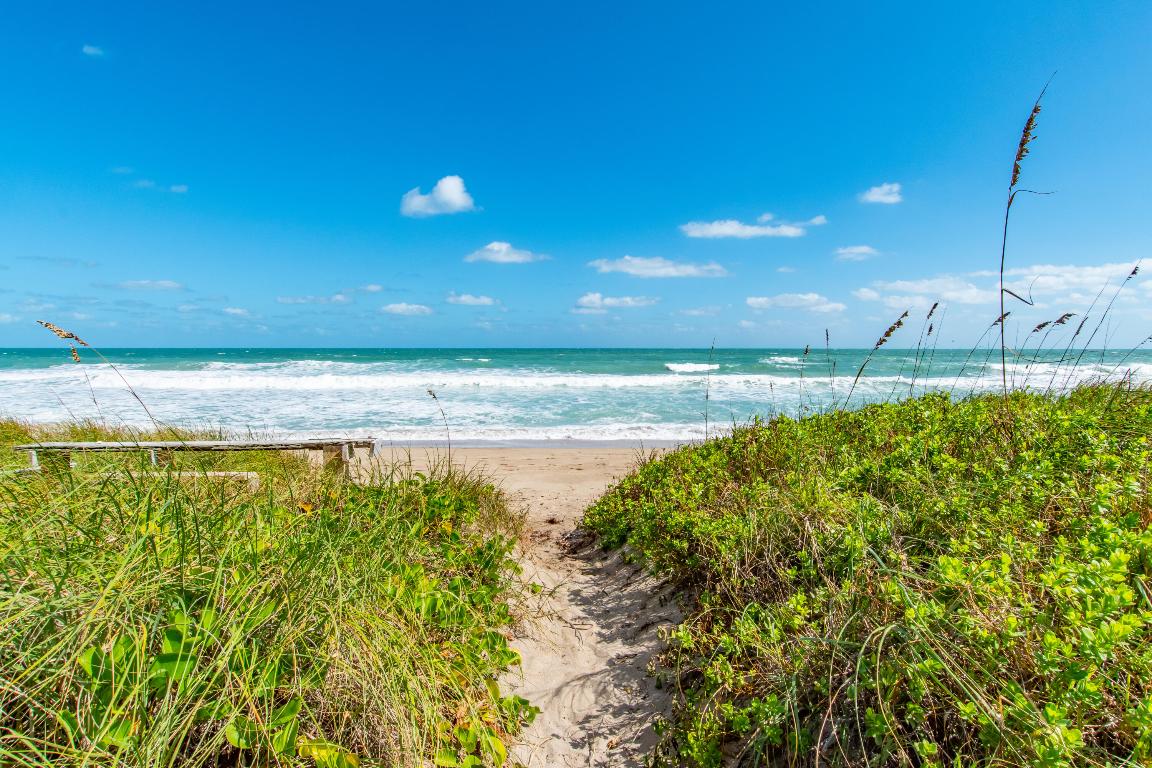 4440 NE Sandpebble Trace 104