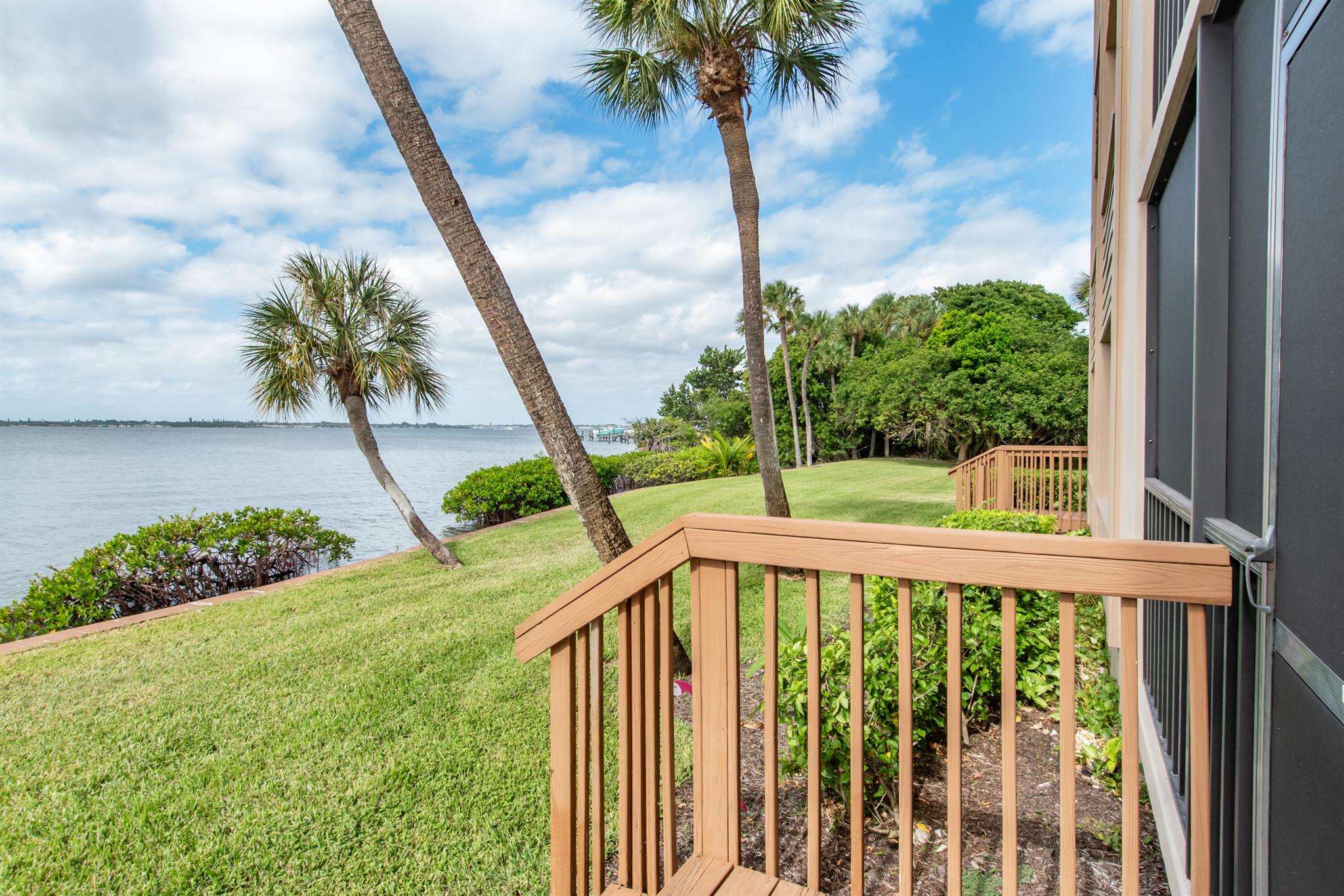 4440 NE Sandpebble Trace 104