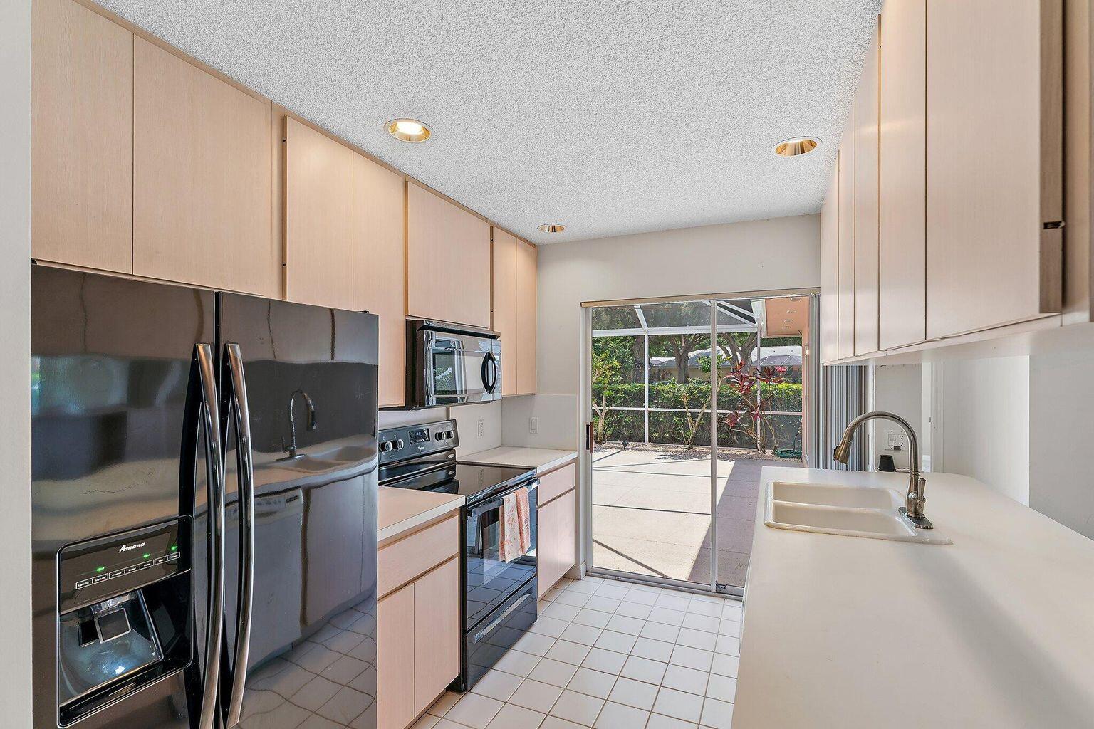 2202 Appleton Court