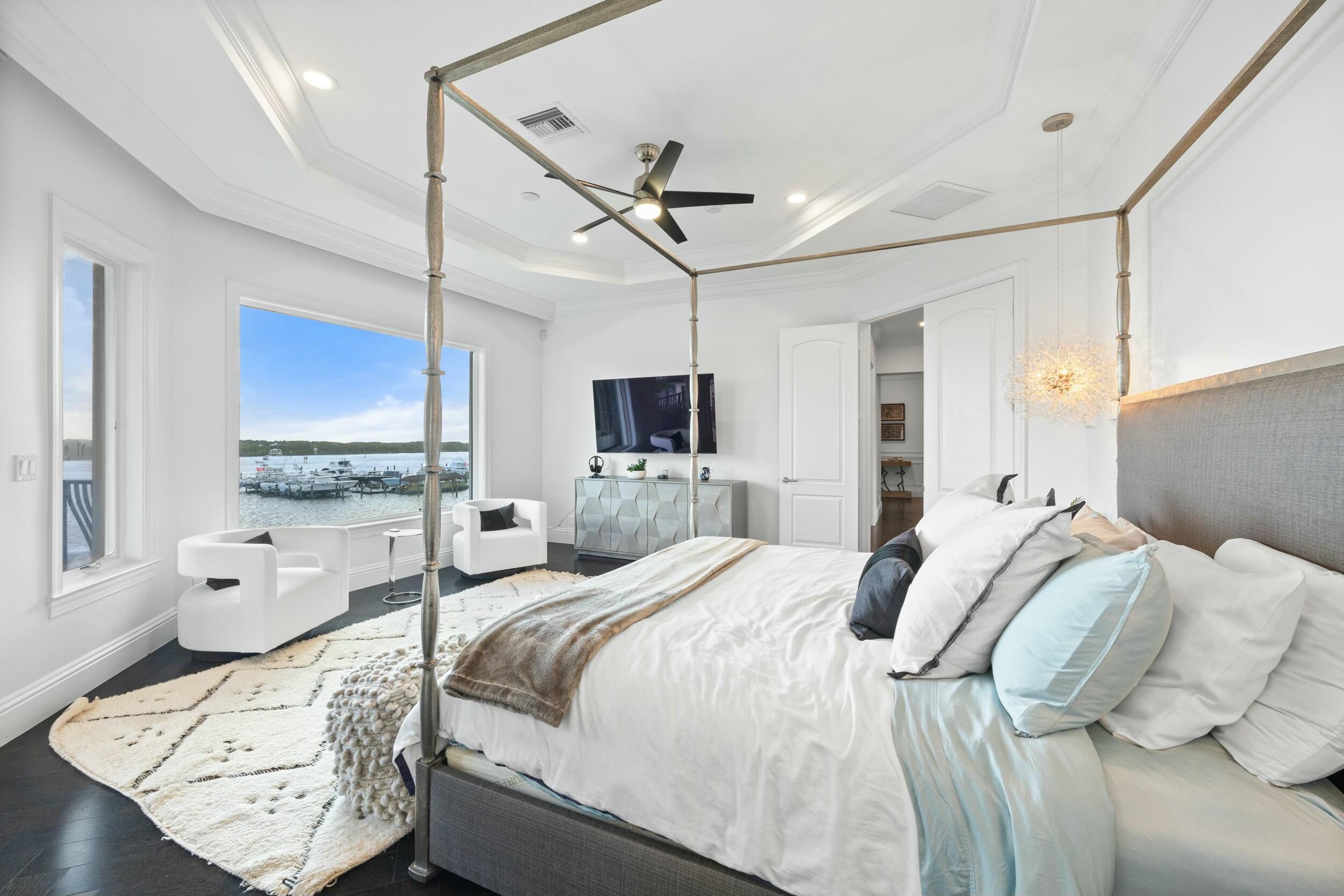 18463 SE Federal Highway