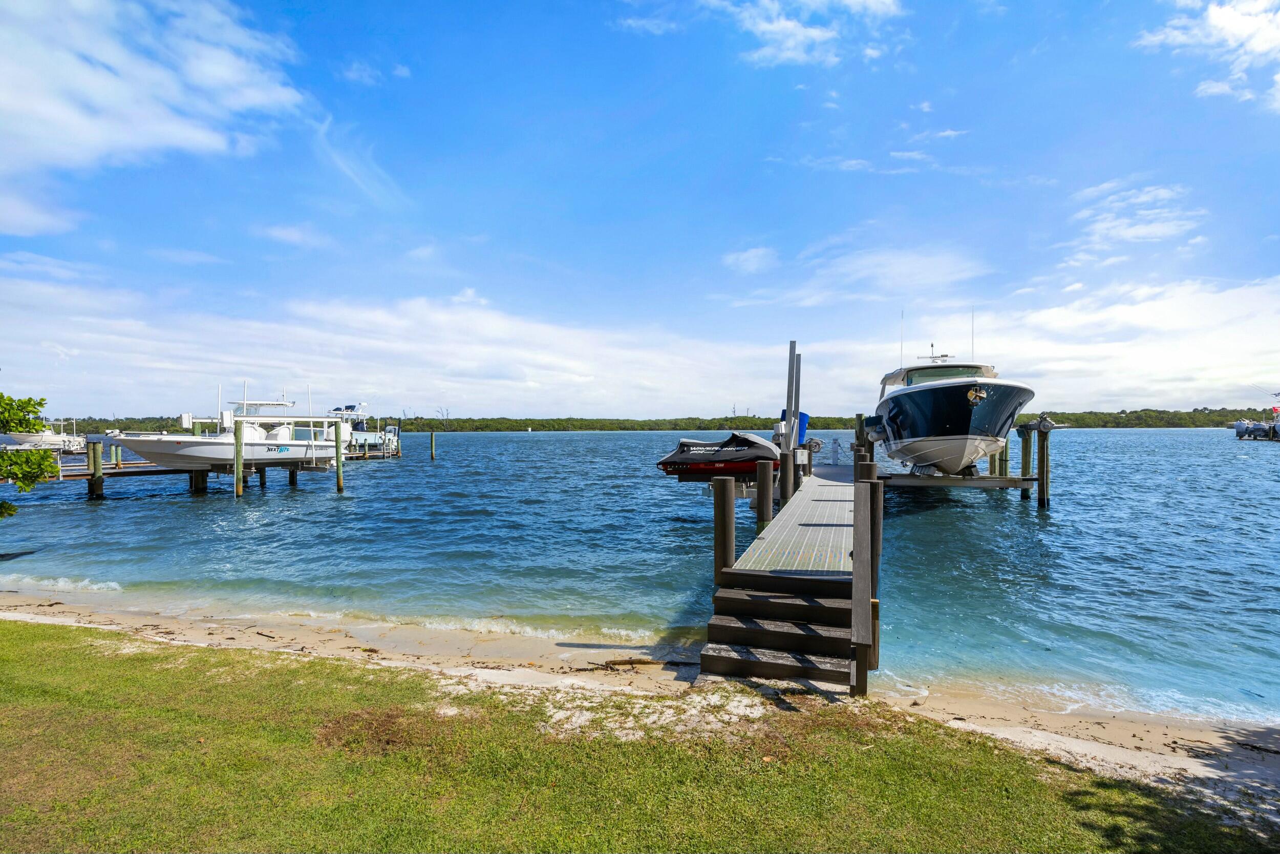 18463 SE Federal Highway