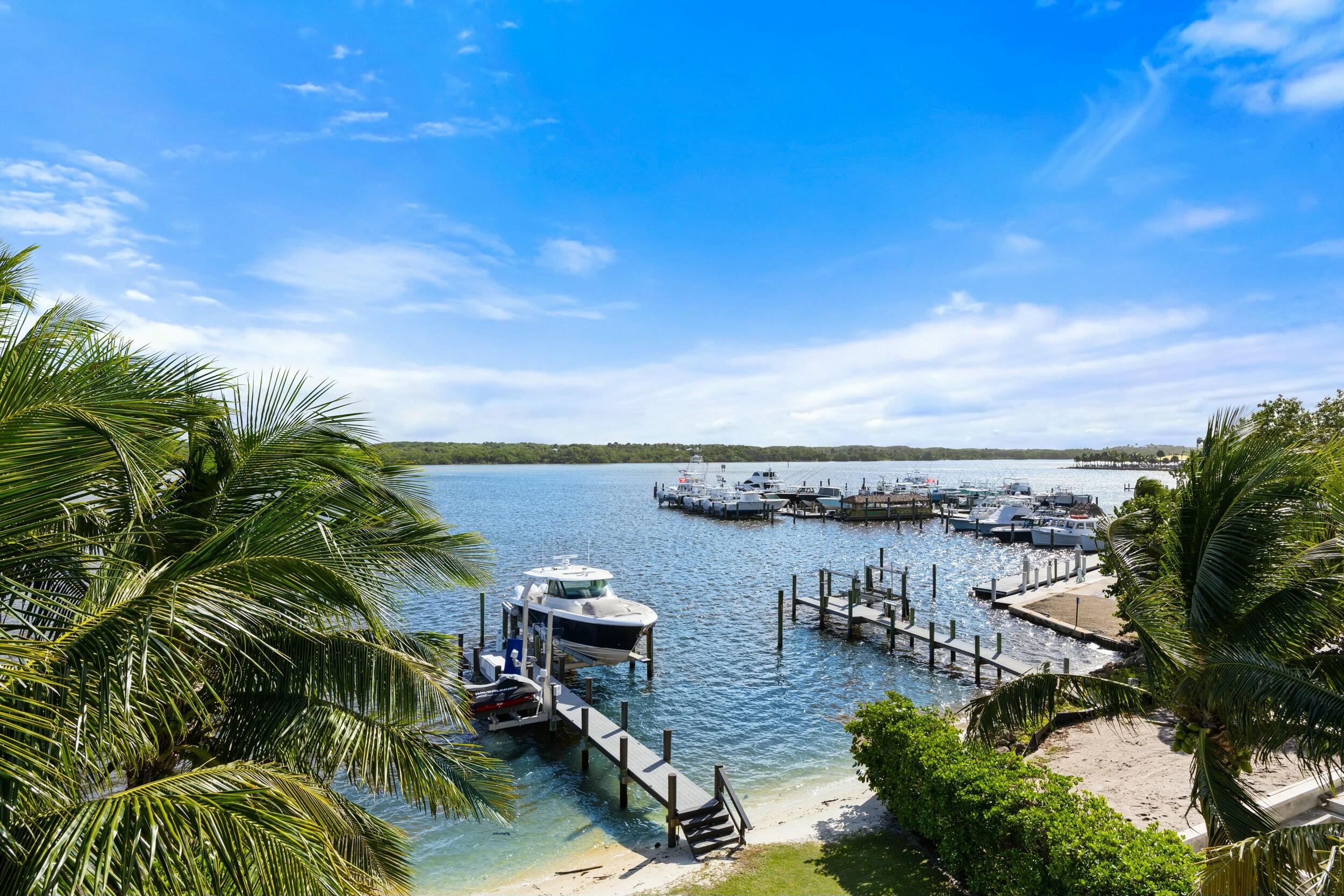 18463 SE Federal Highway