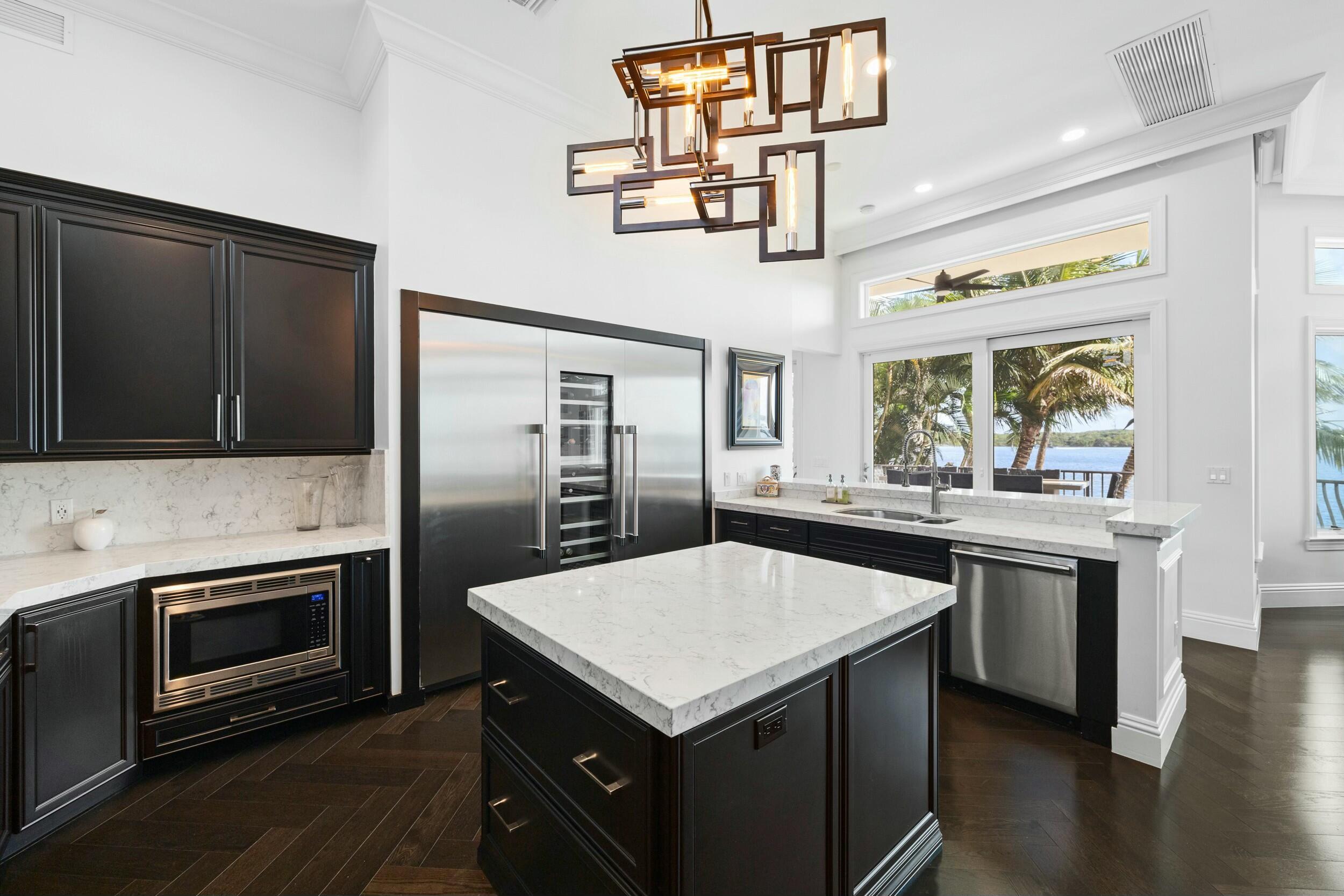 18463 SE Federal Highway