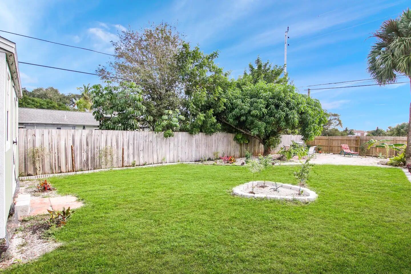 19185 SE Homewood Avenue