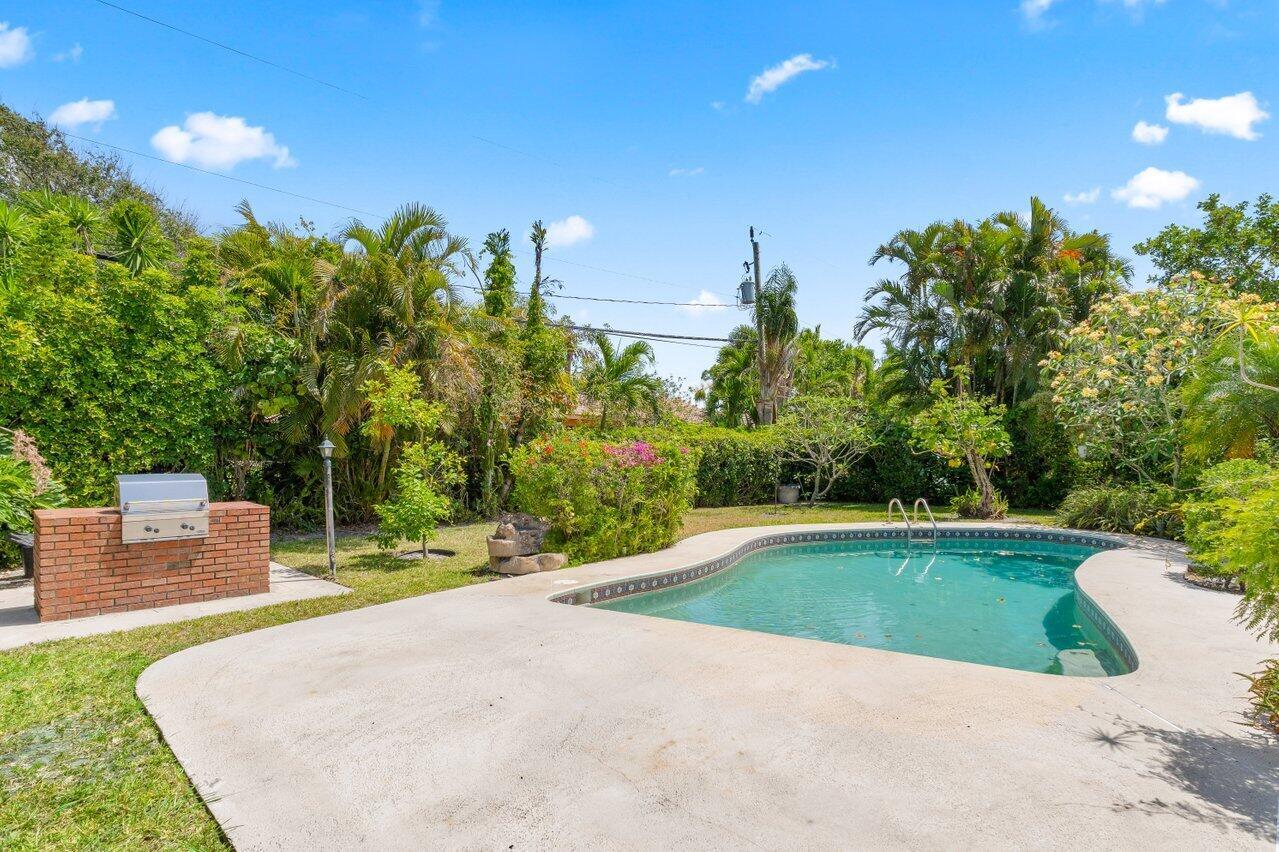 7 Willow Road