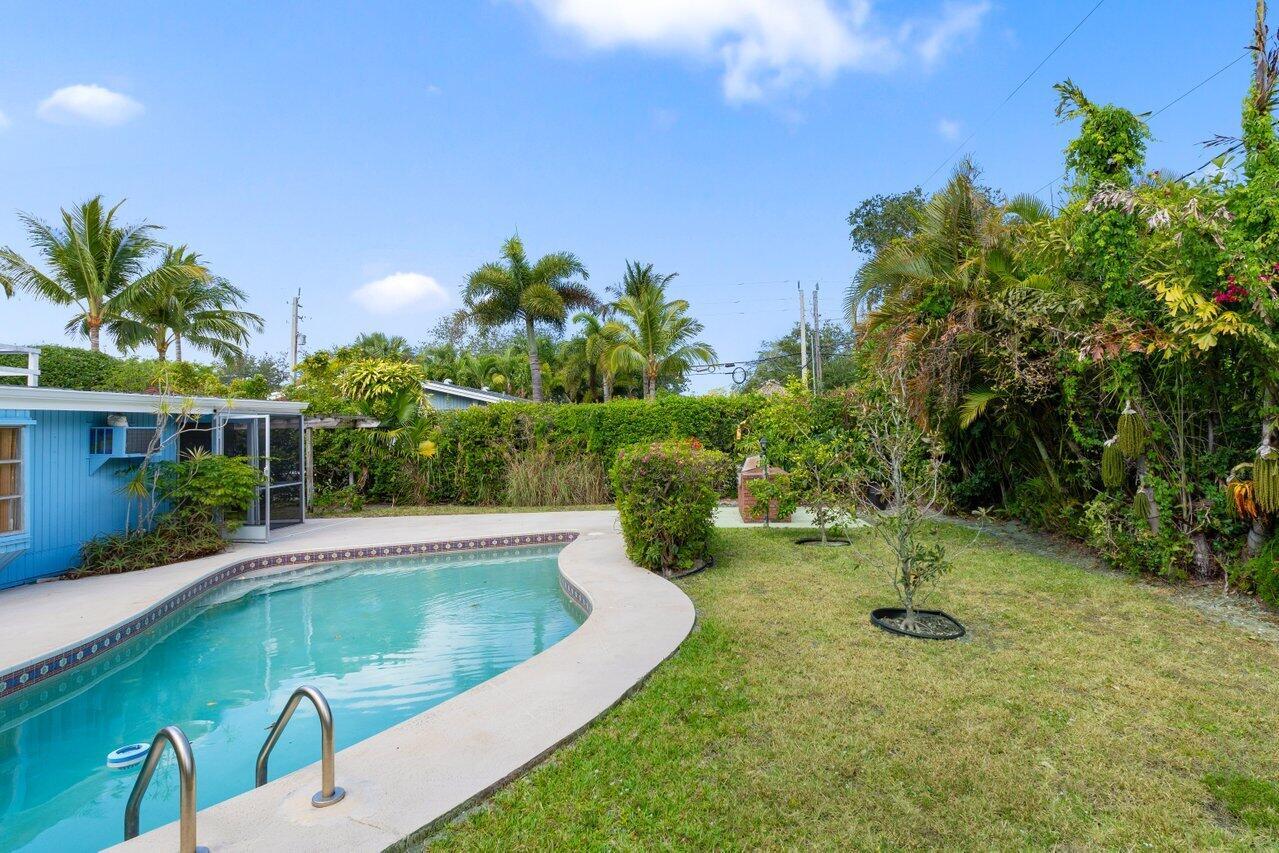 7 Willow Road