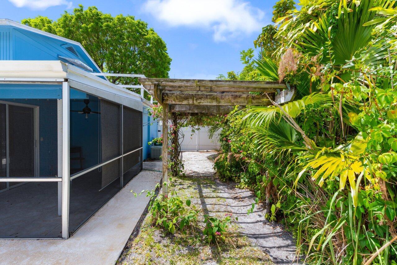 7 Willow Road