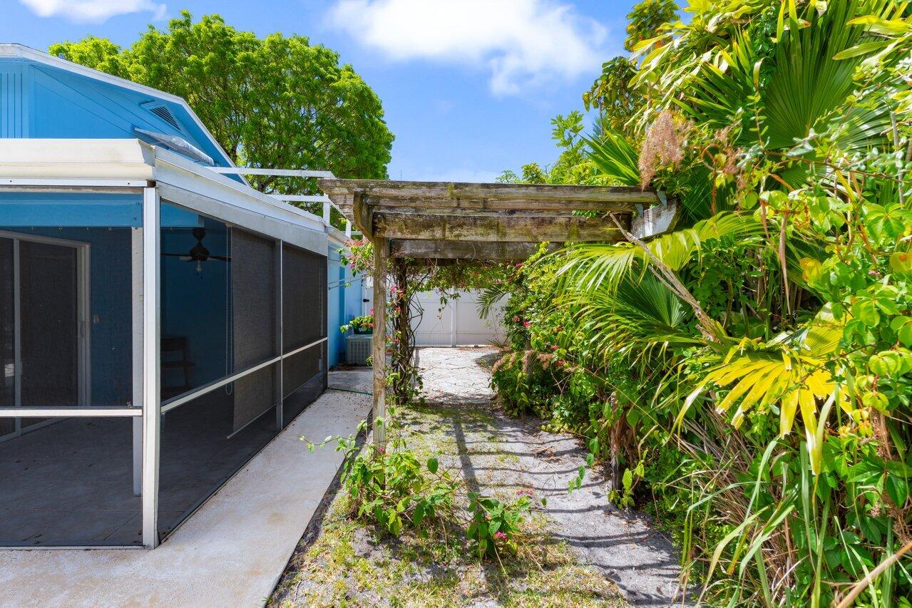 7 Willow Road